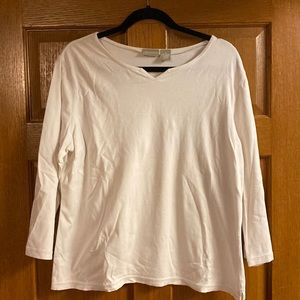 Plain white top w 3/4 sleeves
